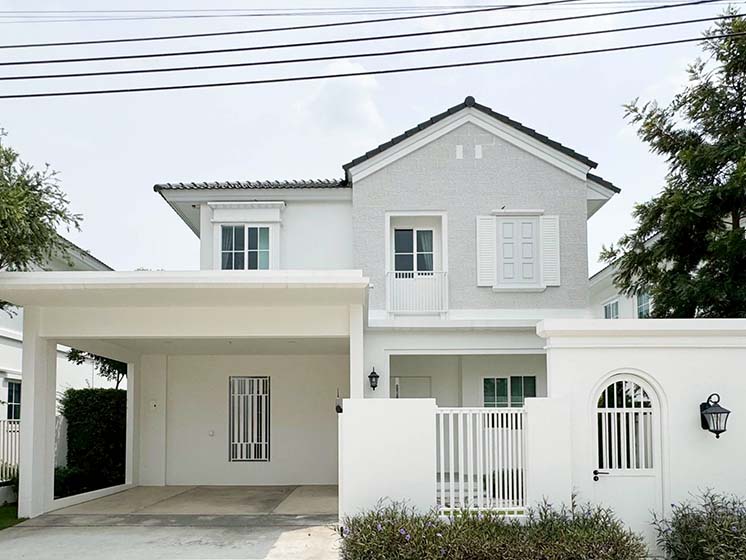 House with Shared Pool in Bangnatrad 